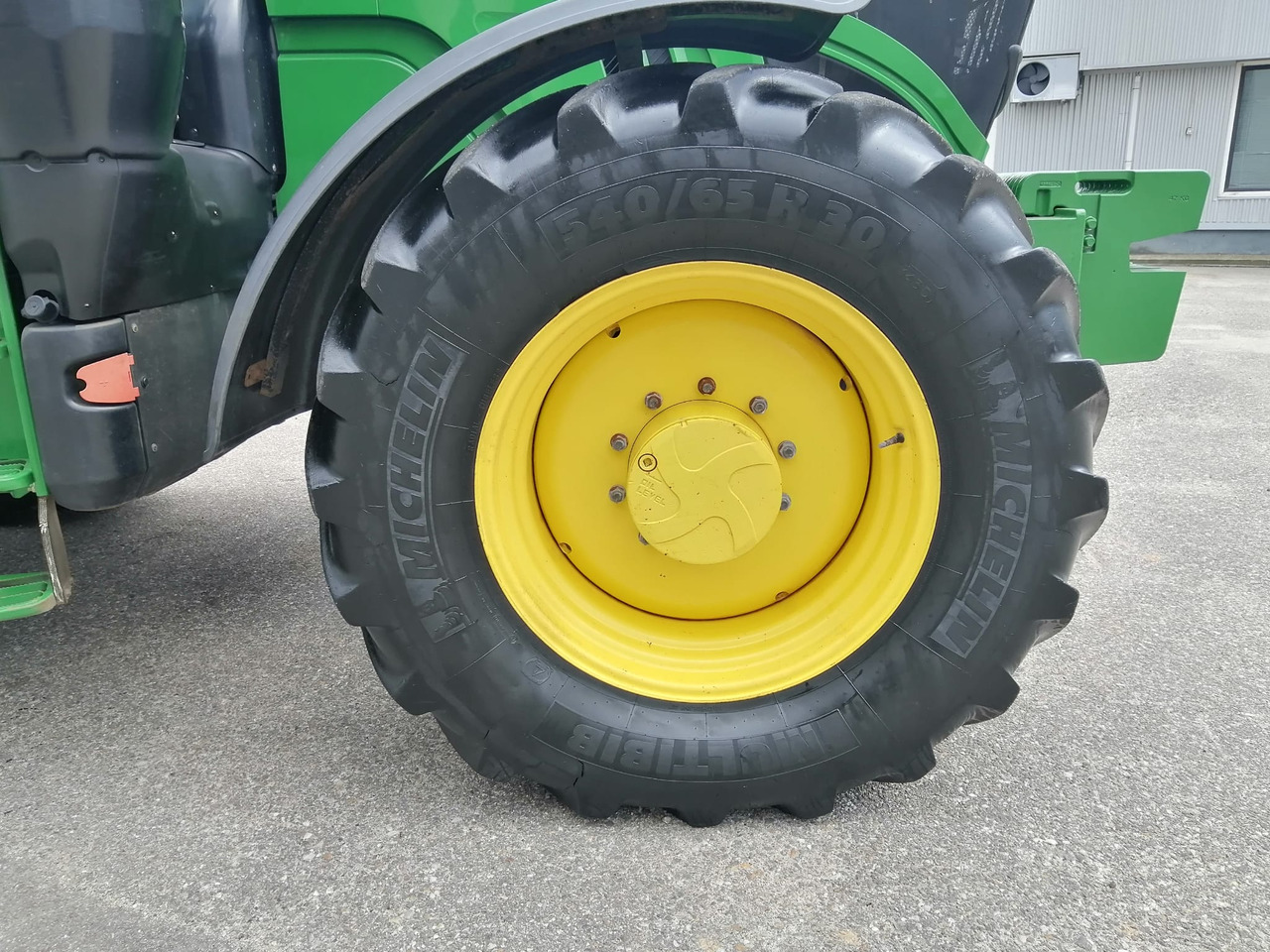 John Deere 6195R 4WD, Auto Trac + Activare !!! TOP !!! - Traktor: bild 2 John Deere 6195R 4WD, Auto Trac + Activare !!! TOP !!! - Traktor: bild 2