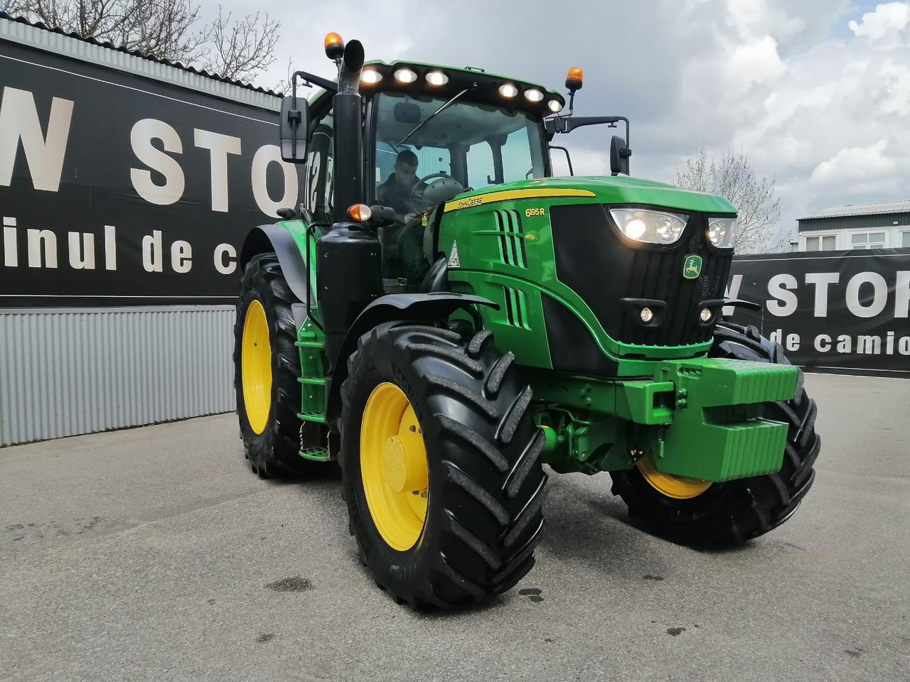 John Deere 6195R 4WD, Auto Trac + Activare !!! TOP !!! - Traktor: bild 1 John Deere 6195R 4WD, Auto Trac + Activare !!! TOP !!! - Traktor: bild 1