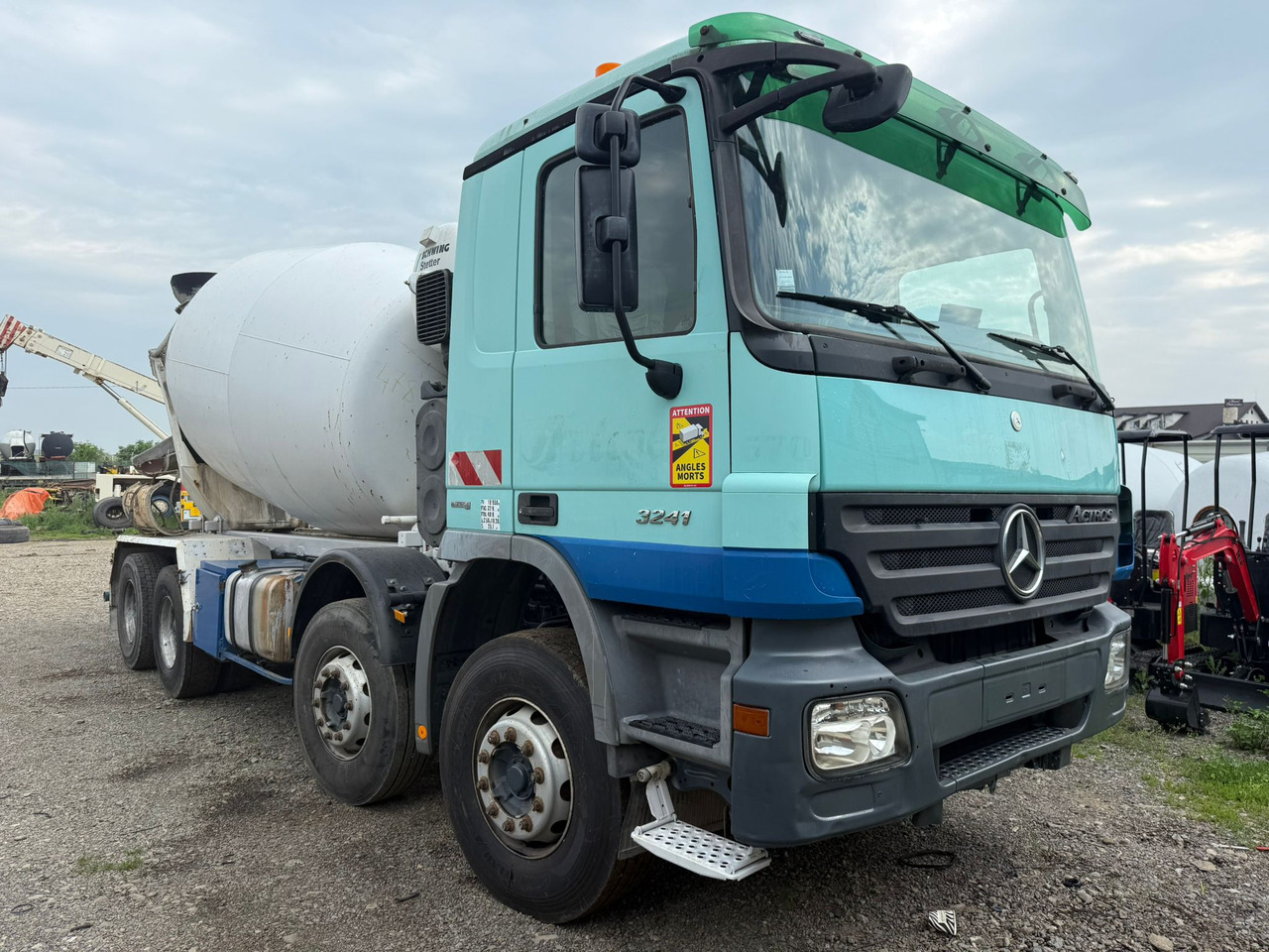 MERCEDES BENZ 3241 CONCRETE MIXER - Betongbil: bild 3 MERCEDES BENZ 3241 CONCRETE MIXER - Betongbil: bild 3