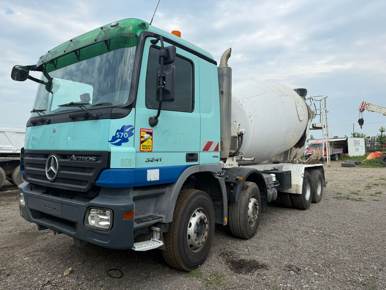MERCEDES BENZ 3241 CONCRETE MIXER - Betongbil: bild 2 MERCEDES BENZ 3241 CONCRETE MIXER - Betongbil: bild 2