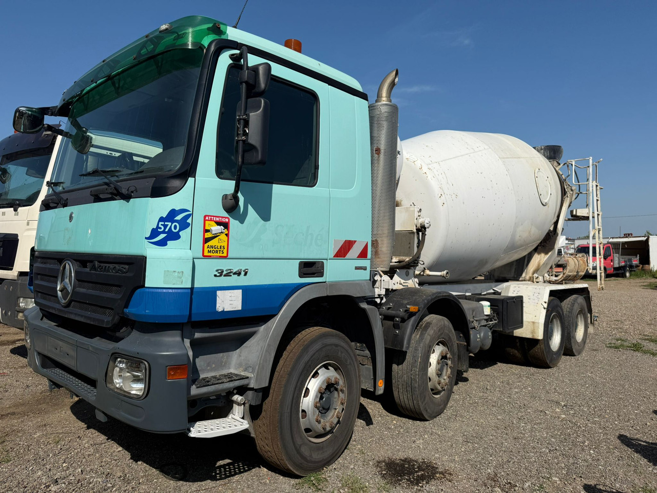 MERCEDES BENZ 3241 CONCRETE MIXER - Betongbil: bild 1 MERCEDES BENZ 3241 CONCRETE MIXER - Betongbil: bild 1