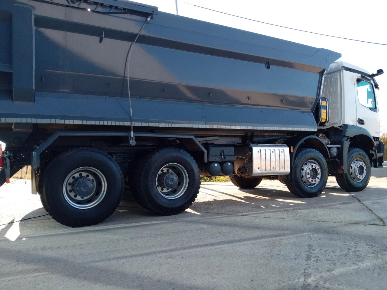 Mercedes-Benz Arocs 42.40 8×4 Basculanta/Tipper/Kipper Heavy Duty, TOP !!! - Tippbil lastbil: bild 4 Mercedes-Benz Arocs 42.40 8×4 Basculanta/Tipper/Kipper Heavy Duty, TOP !!! - Tippbil lastbil: bild 4