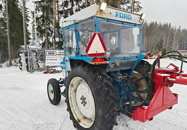 Ford 4110 traktori - Katso video! - Traktor: bild 3 Ford 4110 traktori - Katso video! - Traktor: bild 3