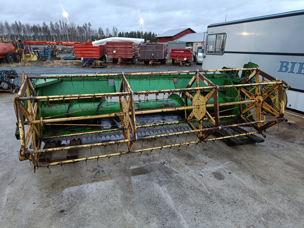 JOHN DEERE Leikkuupöytä 12 jalkaa / 360cm - Skärbord: bild 2 JOHN DEERE Leikkuupöytä 12 jalkaa / 360cm - Skärbord: bild 2