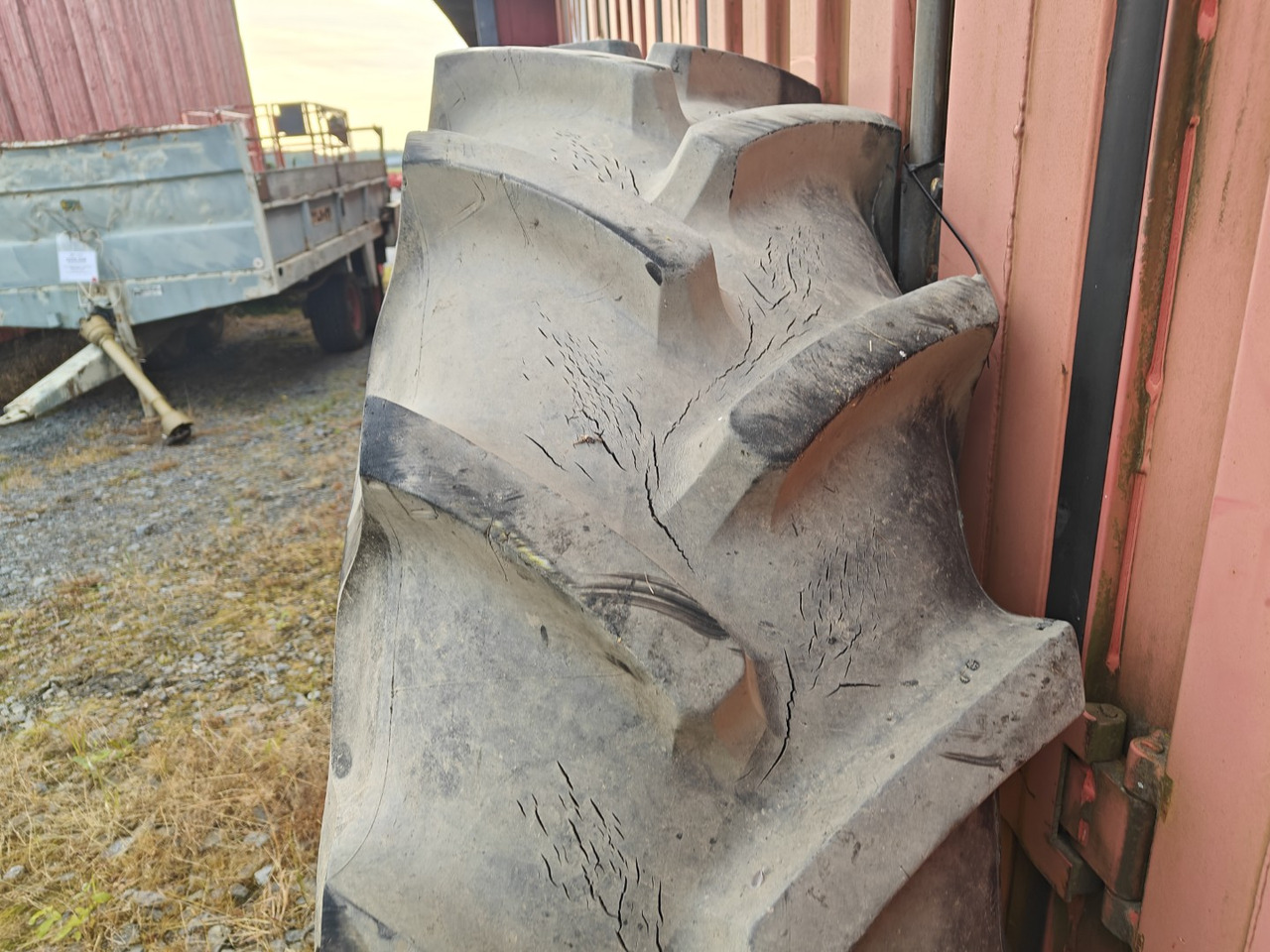 MICHELIN 18.4R38 traktorin renkaat - Däck och fälgar för Traktor: bild 5 MICHELIN 18.4R38 traktorin renkaat - Däck och fälgar för Traktor: bild 5