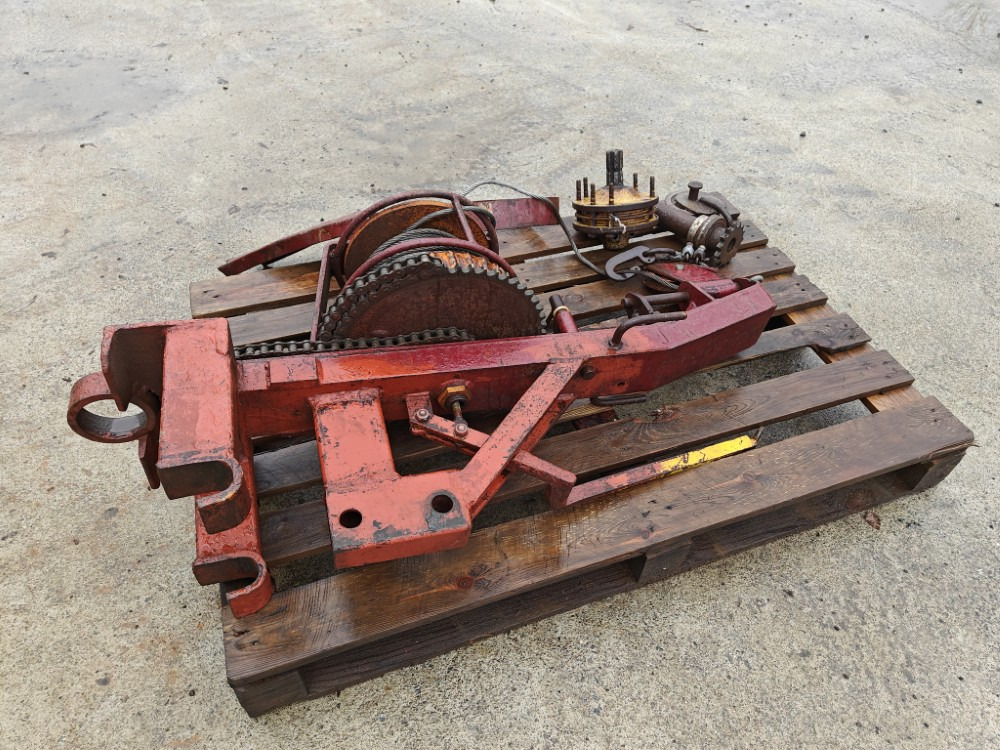 Remet Traktorivinssi - korjattavaksi - Vedklyv: bild 1 Remet Traktorivinssi - korjattavaksi - Vedklyv: bild 1