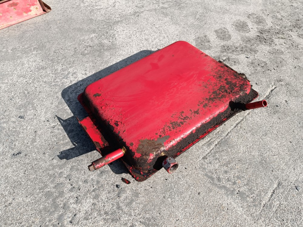 Sampo 410 hydrauliikkaöljysäiliö - Hydrauliktank för Skördetröska: bild 4 Sampo 410 hydrauliikkaöljysäiliö - Hydrauliktank för Skördetröska: bild 4