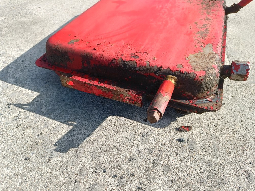 Sampo 410 hydrauliikkaöljysäiliö - Hydrauliktank för Skördetröska: bild 5 Sampo 410 hydrauliikkaöljysäiliö - Hydrauliktank för Skördetröska: bild 5