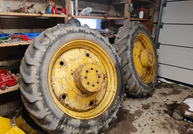 Traktorin renkaat 13.6/12x38 vanteilla - Däck för Traktor: bild 3 Traktorin renkaat 13.6/12x38 vanteilla - Däck för Traktor: bild 3
