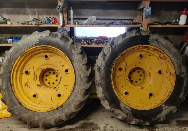 Traktorin renkaat 13.6/12x38 vanteilla - Däck för Traktor: bild 2 Traktorin renkaat 13.6/12x38 vanteilla - Däck för Traktor: bild 2