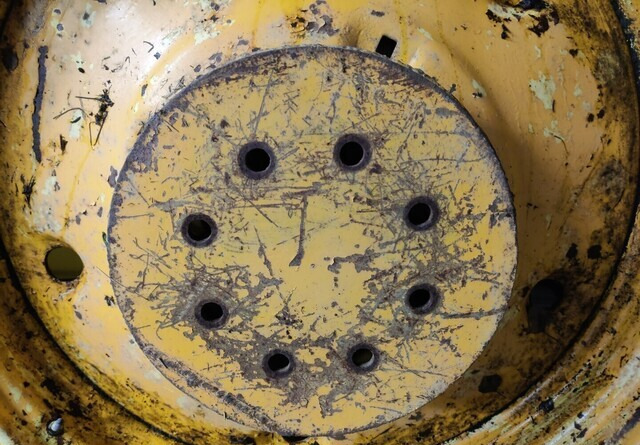 Traktorin renkaat 13.6/12x38 vanteilla - Däck för Traktor: bild 5 Traktorin renkaat 13.6/12x38 vanteilla - Däck för Traktor: bild 5