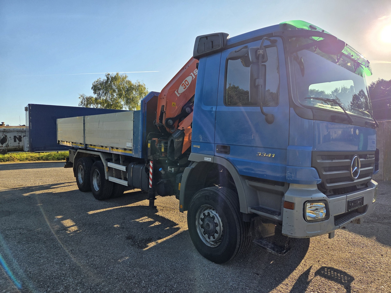 MERCEDES-BENZ ACTROS 3341 6x6 + CRANE PM 30 Radio Control - Flakbil, Kranbil: bild 3 MERCEDES-BENZ ACTROS 3341 6x6 + CRANE PM 30 Radio Control - Flakbil, Kranbil: bild 3