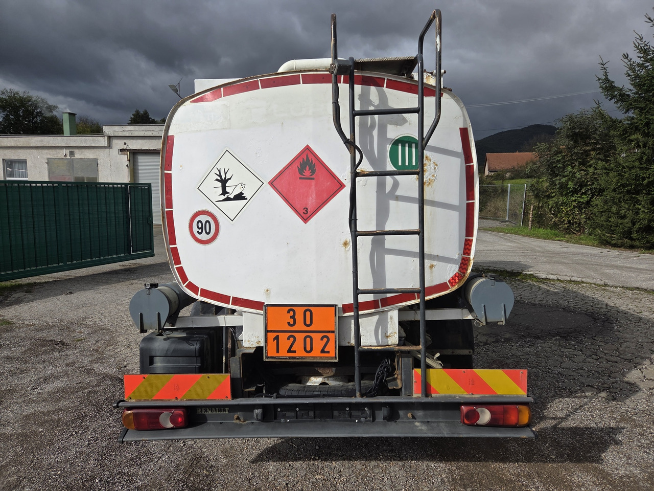 RENAULT MIDLUM 180.10 diesel tanker + dispensing + print - Tankbil: bild 5 RENAULT MIDLUM 180.10 diesel tanker + dispensing + print - Tankbil: bild 5