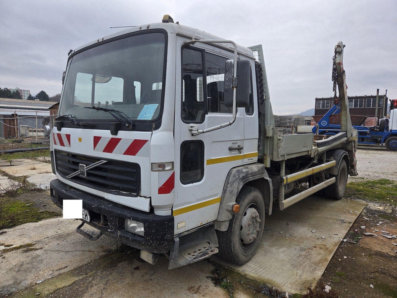 VOLVO FL6 - 250 chain container system telescop - Liftdumper lastbil: bild 2 VOLVO FL6 - 250 chain container system telescop - Liftdumper lastbil: bild 2