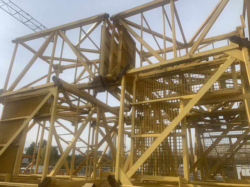 Liebherr 120HC - Tornkran: bild 1 Liebherr 120HC - Tornkran: bild 1