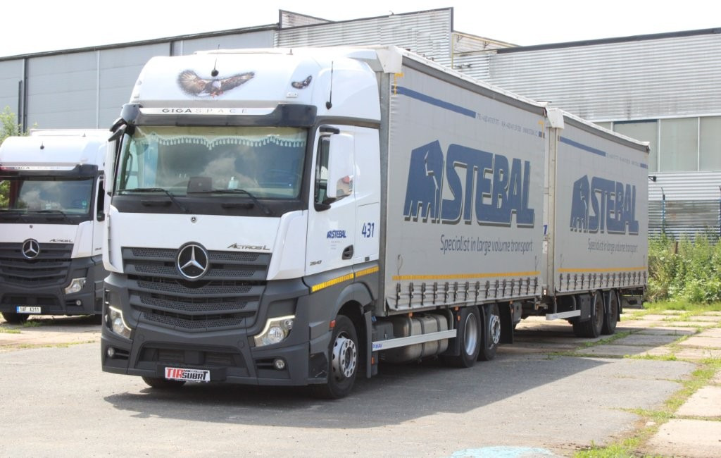 Mercedes-Benz Actros 2542 NAVIGACE + PANAV TVK 18 M (8,20m x 2,4 - Kapellbil, Kapellsläp: bild 2 Mercedes-Benz Actros 2542 NAVIGACE + PANAV TVK 18 M (8,20m x 2,4 - Kapellbil, Kapellsläp: bild 2