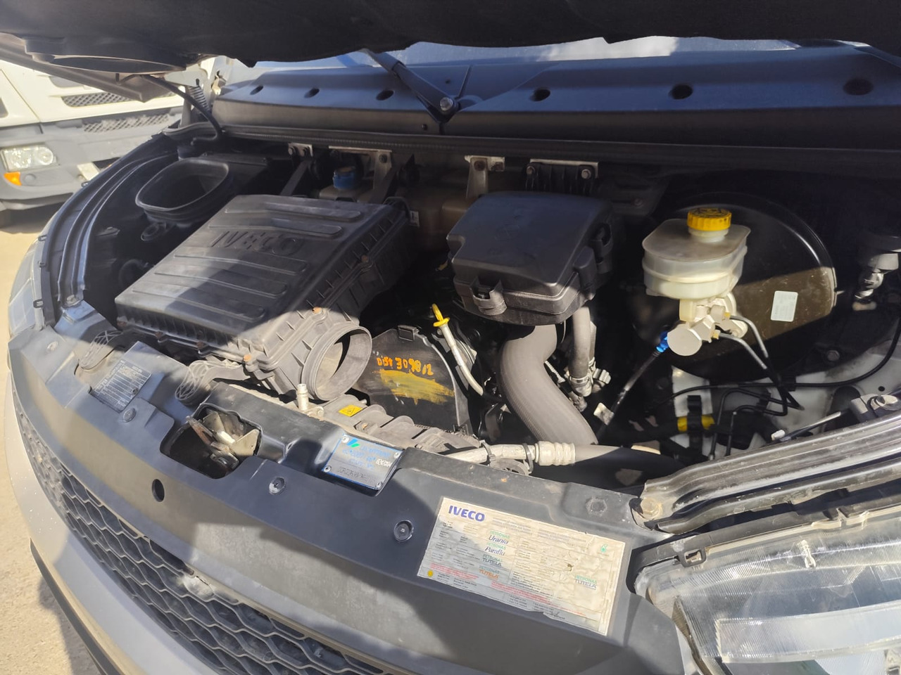 IVECO DAILY 35-130 - Kranbil, Transportbil med tippflak: bild 5 IVECO DAILY 35-130 - Kranbil, Transportbil med tippflak: bild 5