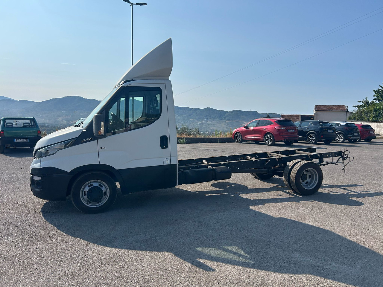 IVECO DAILY 35C15 - Kranbil, Transportbil med tippflak: bild 2 IVECO DAILY 35C15 - Kranbil, Transportbil med tippflak: bild 2