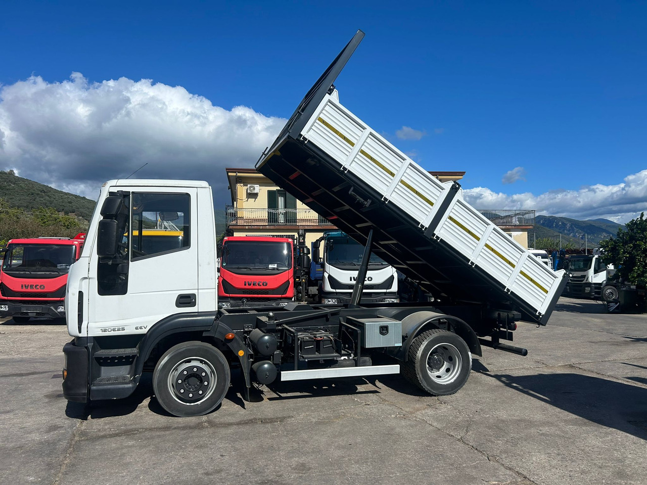 IVECO EUROCARGO 120E25 - Tippbil lastbil: bild 2 IVECO EUROCARGO 120E25 - Tippbil lastbil: bild 2