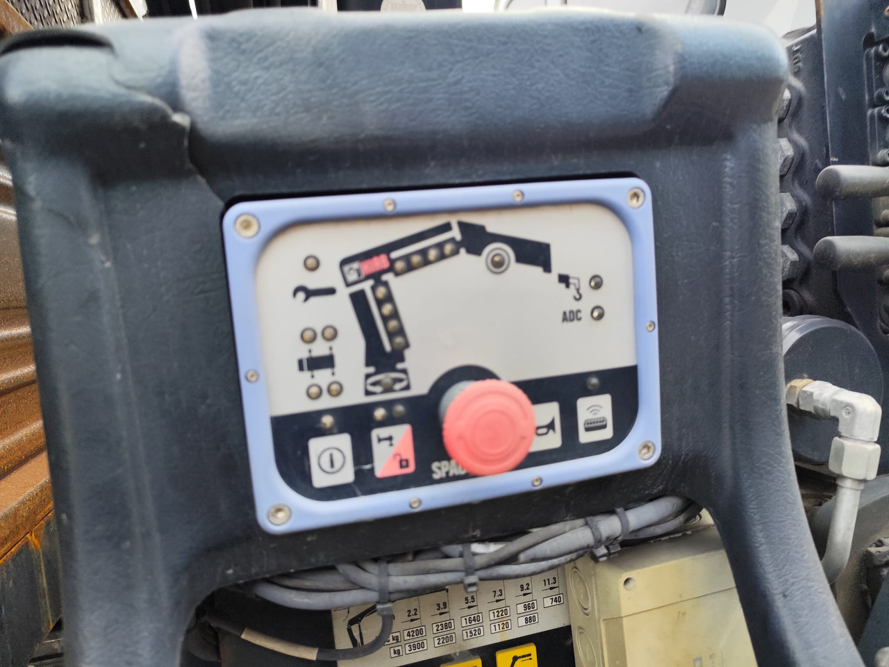 IVECO EUROCARGO 120E28 - Kranbil, Tippbil lastbil: bild 5 IVECO EUROCARGO 120E28 - Kranbil, Tippbil lastbil: bild 5