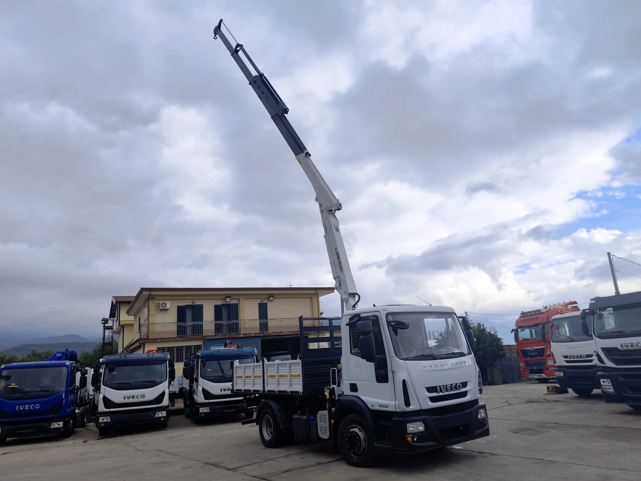 IVECO EUROCARGO 120E28P - Kranbil, Tippbil lastbil: bild 5 IVECO EUROCARGO 120E28P - Kranbil, Tippbil lastbil: bild 5