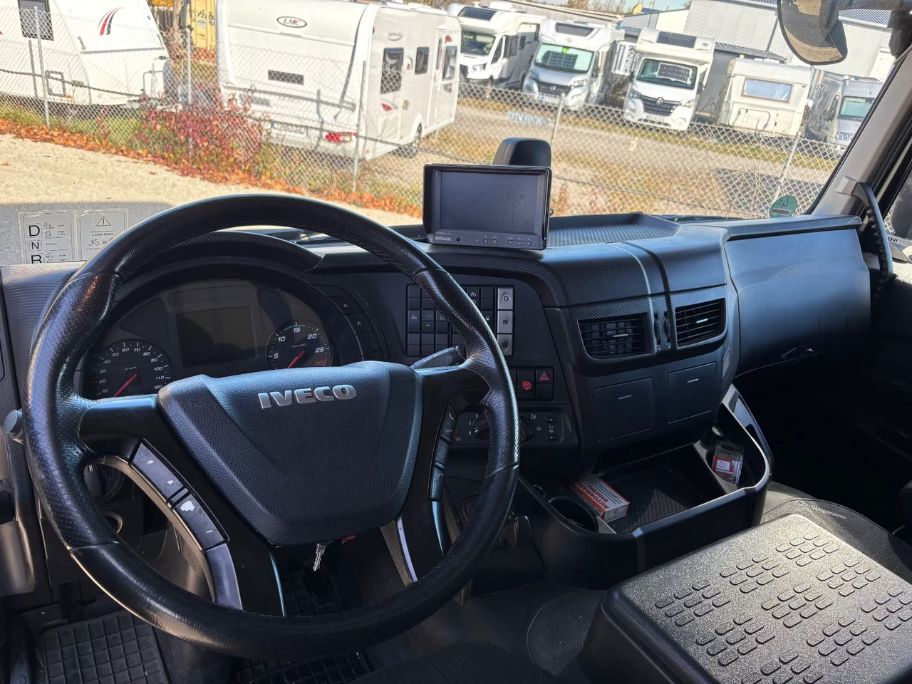IVECO STRALIS 260S36 - Lastbil med skåp: bild 3 IVECO STRALIS 260S36 - Lastbil med skåp: bild 3