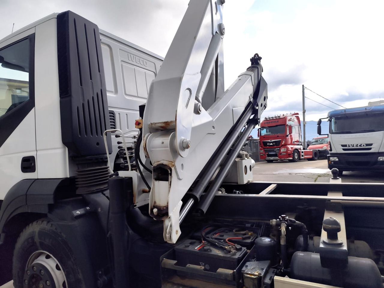 IVECO STRALIS AD 190S31P - Kranbil, Tippbil lastbil: bild 3 IVECO STRALIS AD 190S31P - Kranbil, Tippbil lastbil: bild 3