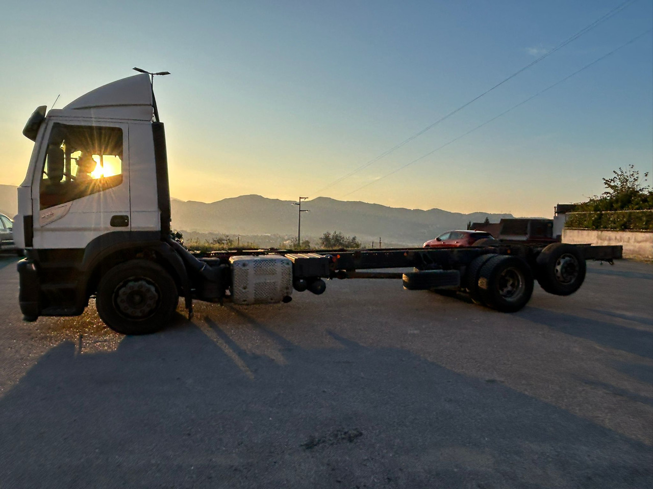 IVECO STRALIS AD 260S31 XP - Chassi lastbil: bild 2 IVECO STRALIS AD 260S31 XP - Chassi lastbil: bild 2