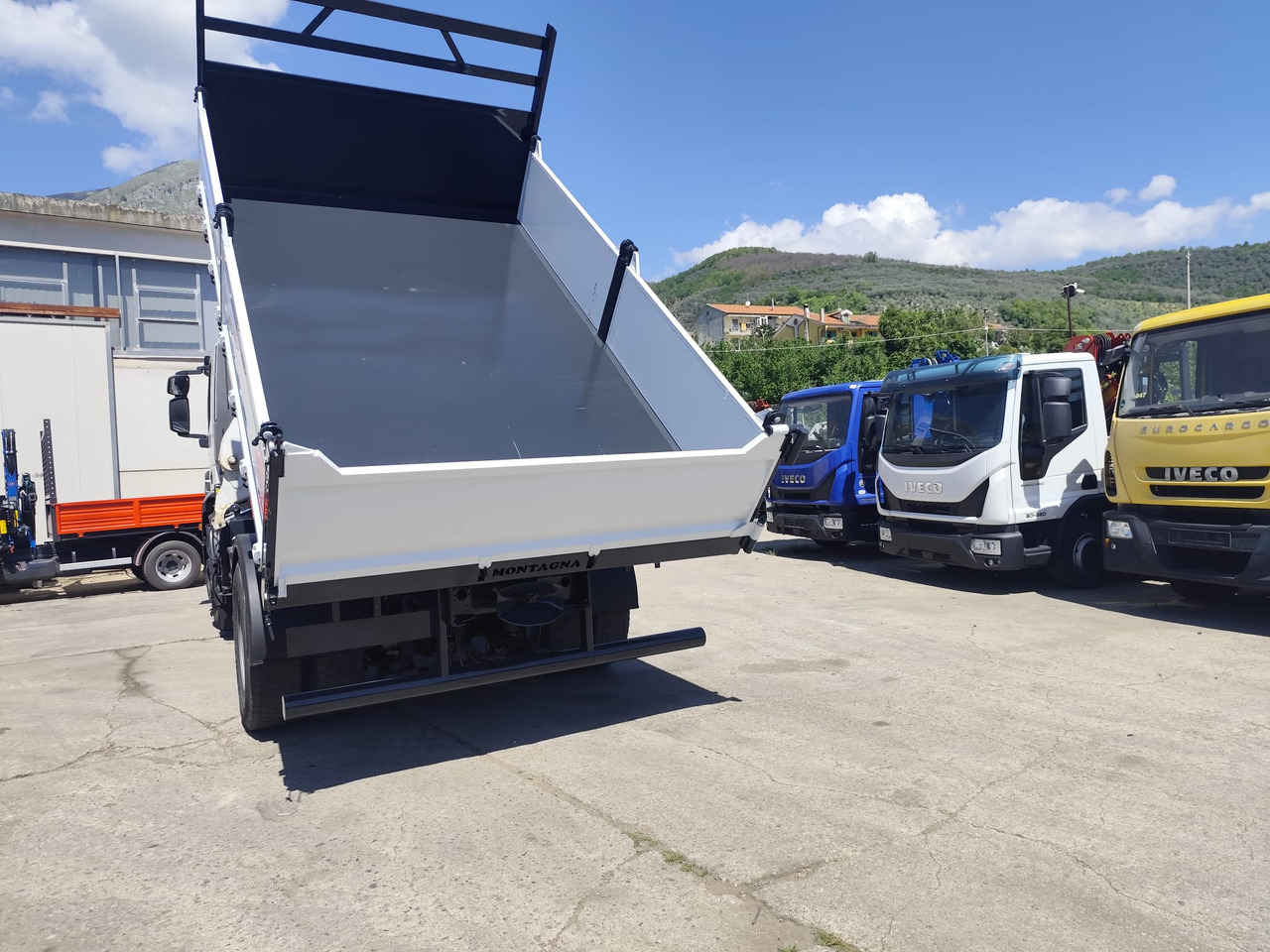 IVECO STRALIS CUBE 190S33 - Kranbil, Tippbil lastbil: bild 5 IVECO STRALIS CUBE 190S33 - Kranbil, Tippbil lastbil: bild 5