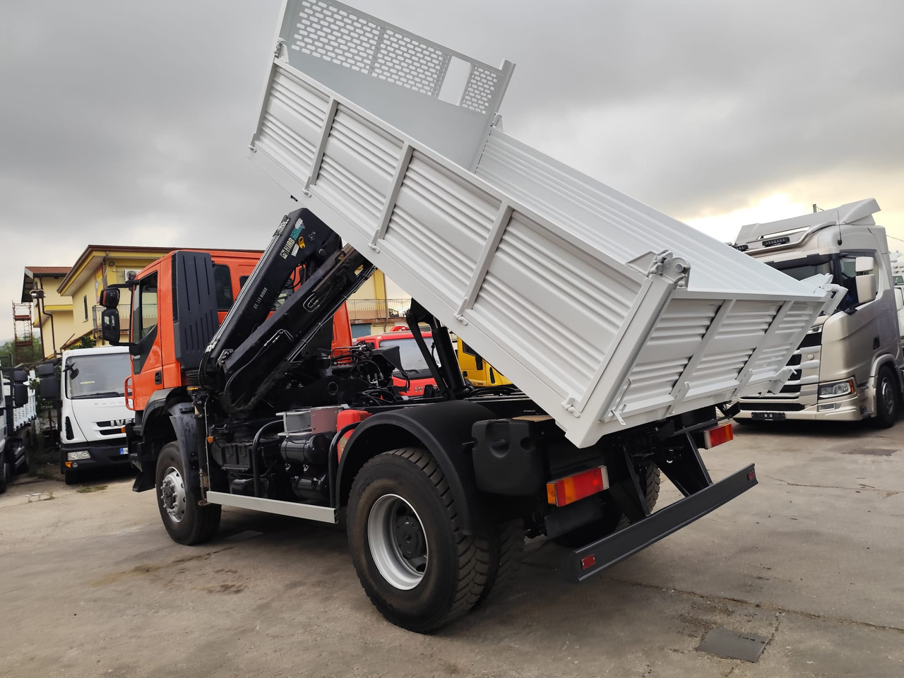 IVECO TRAKKER 190T36 - Kranbil, Tippbil lastbil: bild 5 IVECO TRAKKER 190T36 - Kranbil, Tippbil lastbil: bild 5