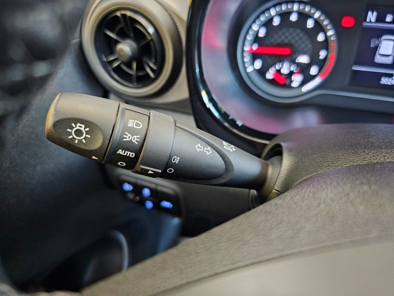 Personbil Hyundai i10 Trend AUTOMATIK SHZ PDC LenkrHzg DAB Spurhal: bild 14 Personbil Hyundai i10 Trend AUTOMATIK SHZ PDC LenkrHzg DAB Spurhal: bild 14