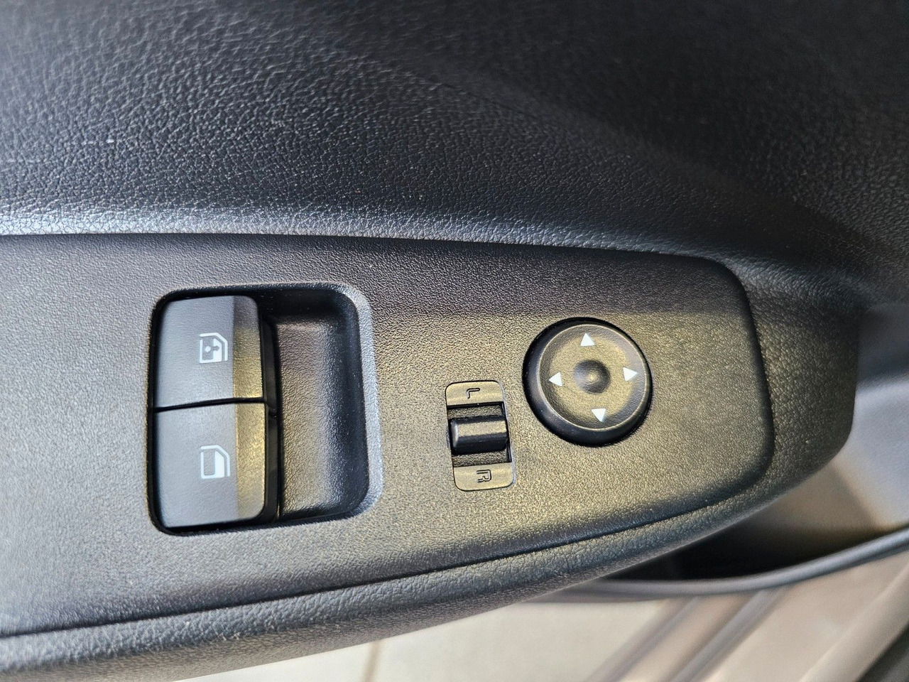 Personbil Hyundai i10 Trend AUTOMATIK SHZ PDC LenkrHzg DAB Spurhal: bild 13 Personbil Hyundai i10 Trend AUTOMATIK SHZ PDC LenkrHzg DAB Spurhal: bild 13