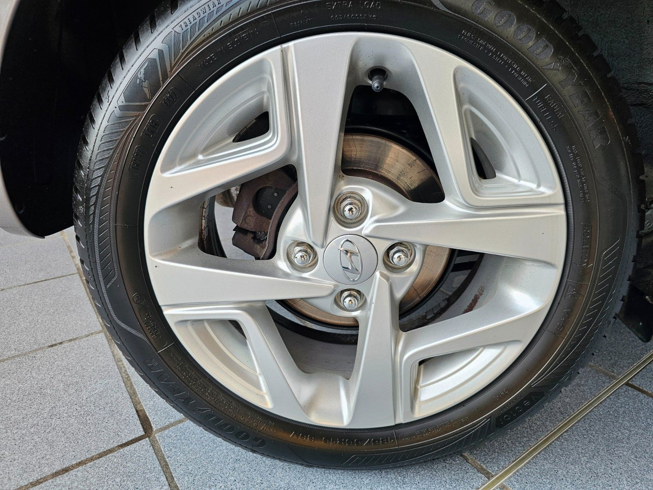 Personbil Hyundai i10 Trend AUTOMATIK SHZ PDC LenkrHzg DAB Spurhal: bild 19 Personbil Hyundai i10 Trend AUTOMATIK SHZ PDC LenkrHzg DAB Spurhal: bild 19