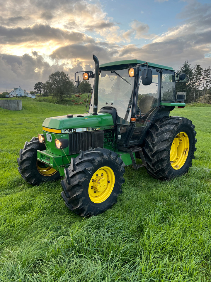 JOHN DEERE 1950 - Traktor: bild 2 JOHN DEERE 1950 - Traktor: bild 2
