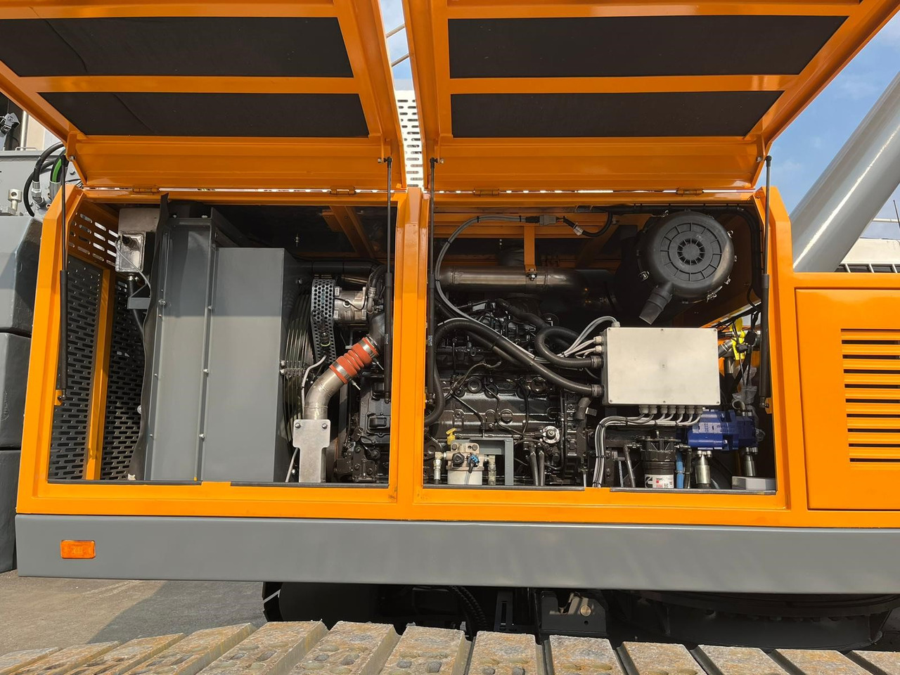 SENNEBOGEN 673 - Bandgående kran: bild 3 SENNEBOGEN 673 - Bandgående kran: bild 3