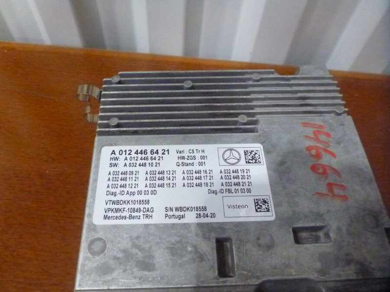 Mercedes-Benz ICC5 - Kontrollenhet: bild 2 Mercedes-Benz ICC5 - Kontrollenhet: bild 2