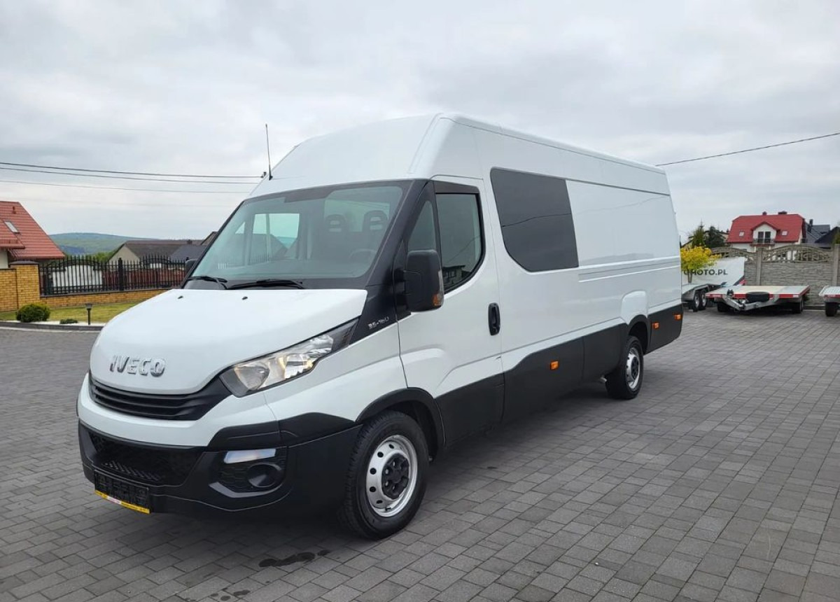 Iveco Daily Max 7 -osobowe - Dubbelhytt transportbil: bild 3 Iveco Daily Max 7 -osobowe - Dubbelhytt transportbil: bild 3