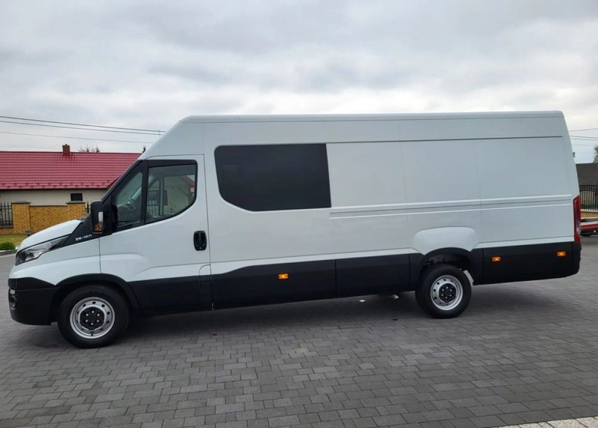 Iveco Daily Max 7 -osobowe - Dubbelhytt transportbil: bild 4 Iveco Daily Max 7 -osobowe - Dubbelhytt transportbil: bild 4