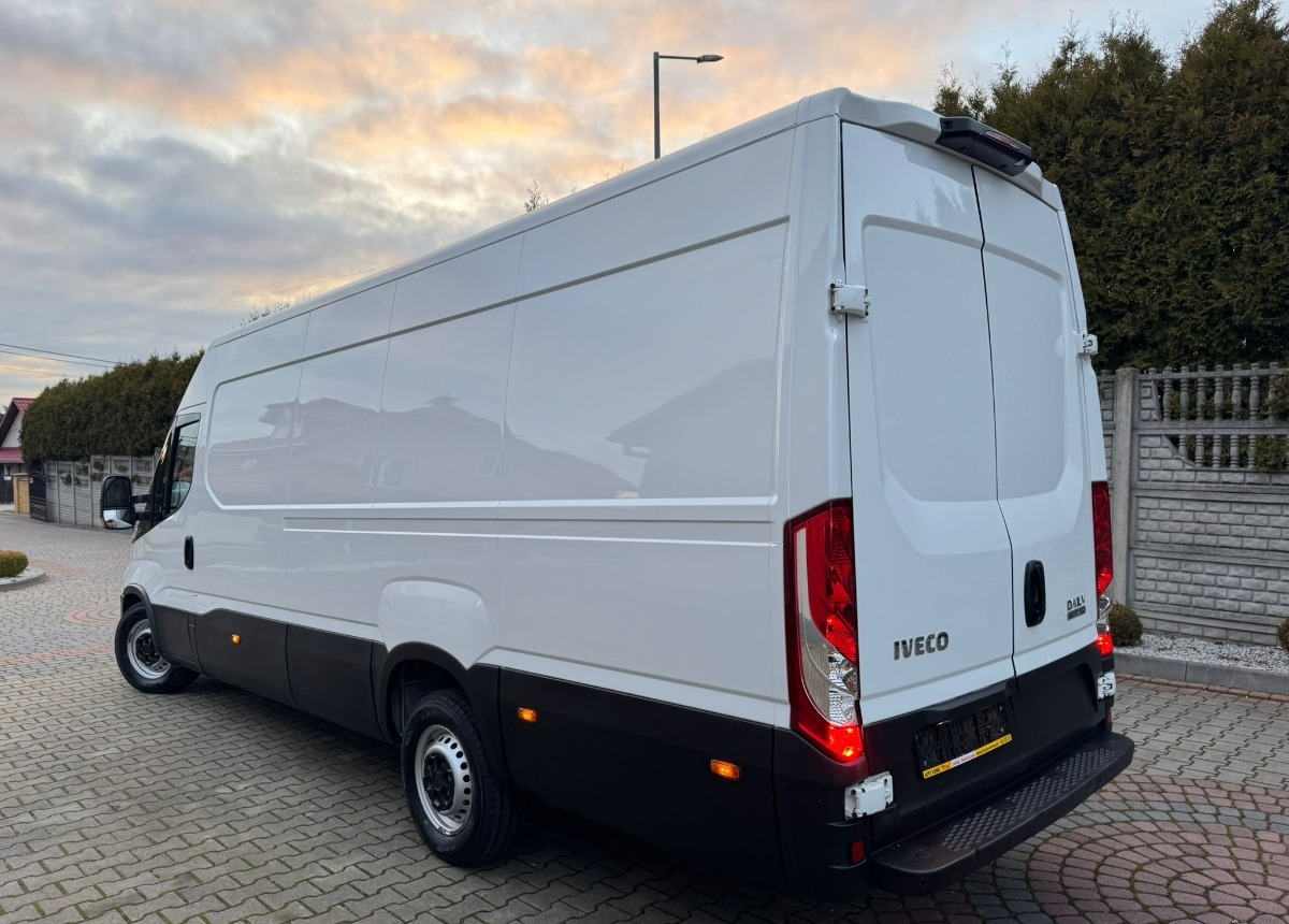 Iveco Maxi 3.0 Himatic 180ps. Iveco 180ps - Skåpbil: bild 4 Iveco Maxi 3.0 Himatic 180ps. Iveco 180ps - Skåpbil: bild 4