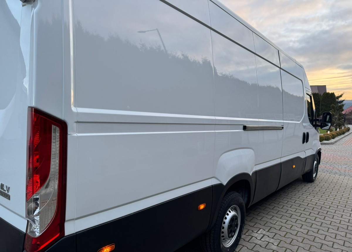 Iveco Maxi 3.0 Himatic 180ps. Iveco 180ps - Skåpbil: bild 5 Iveco Maxi 3.0 Himatic 180ps. Iveco 180ps - Skåpbil: bild 5