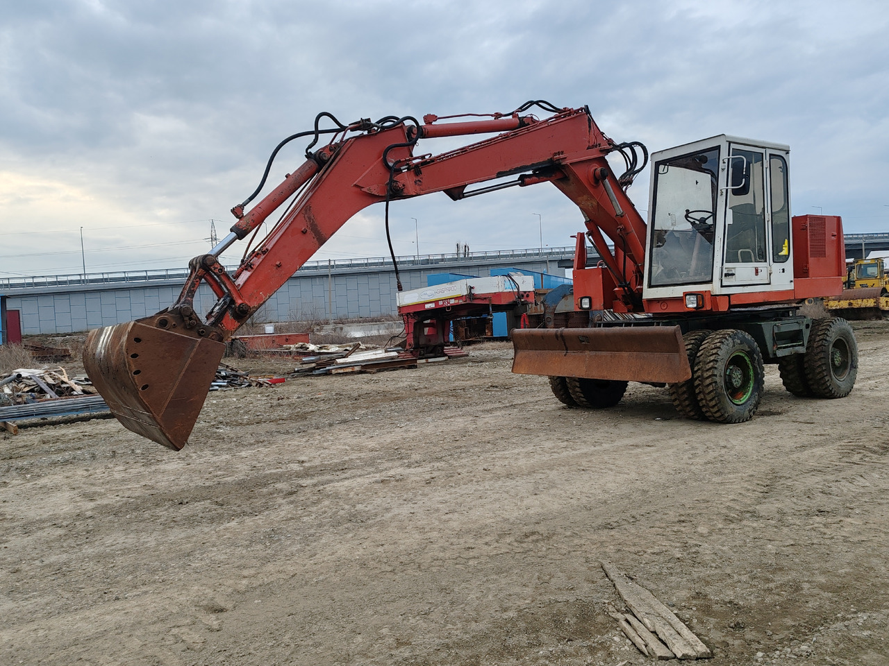 Case Poclain 61P - Grävmaskin på däck: bild 3 Case Poclain 61P - Grävmaskin på däck: bild 3