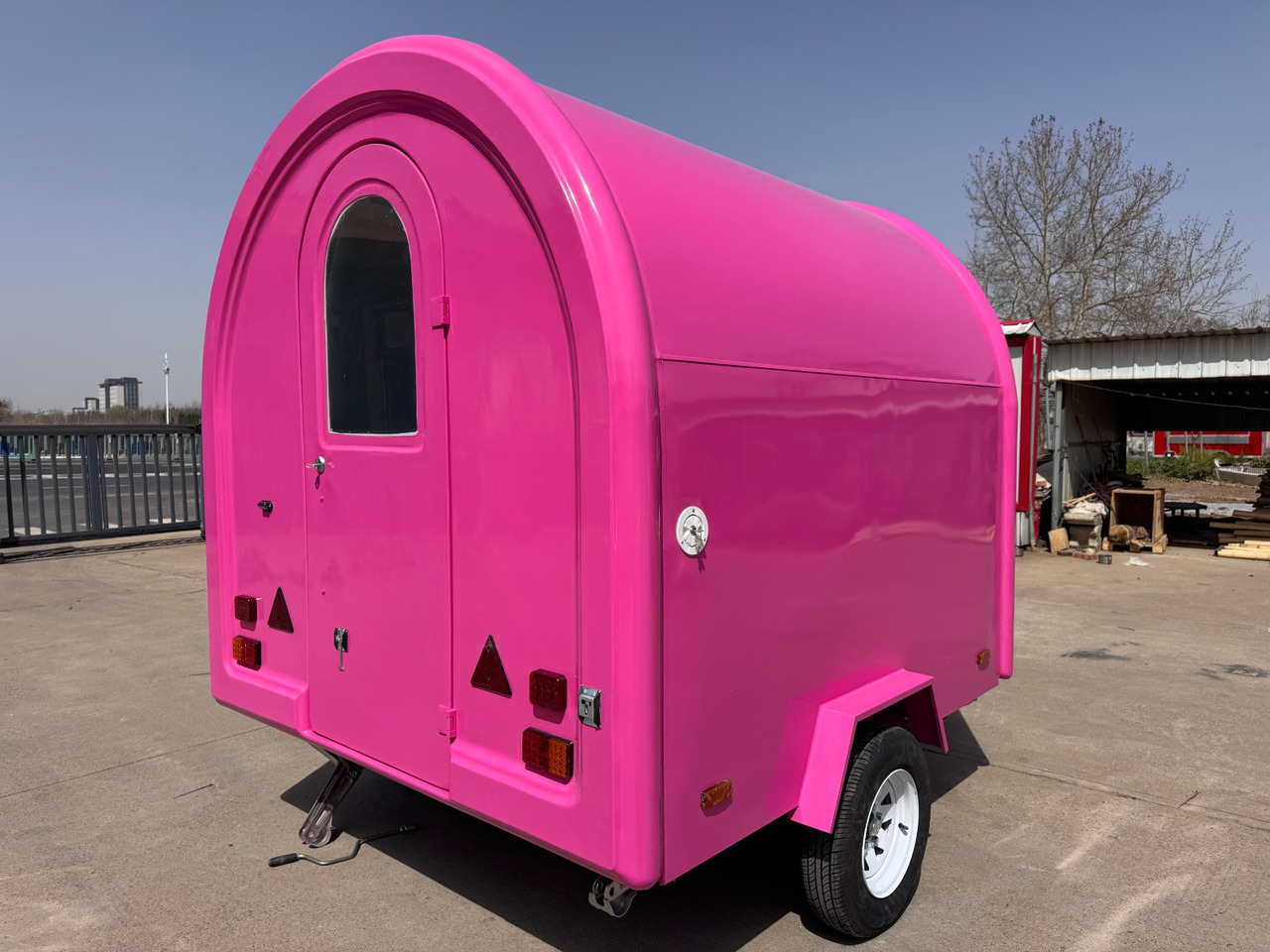 Deli Star Trailers EasyGo 230 Light - EU standards - Försäljningsvagn: bild 1 Deli Star Trailers EasyGo 230 Light - EU standards - Försäljningsvagn: bild 1