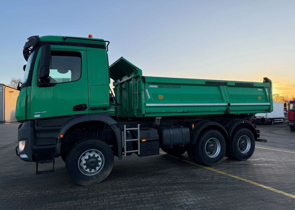 Mercedes-Benz AROCS 3345/6x6/ Wywrotka Miller Bordmatic - Tippbil lastbil: bild 2 Mercedes-Benz AROCS 3345/6x6/ Wywrotka Miller Bordmatic - Tippbil lastbil: bild 2