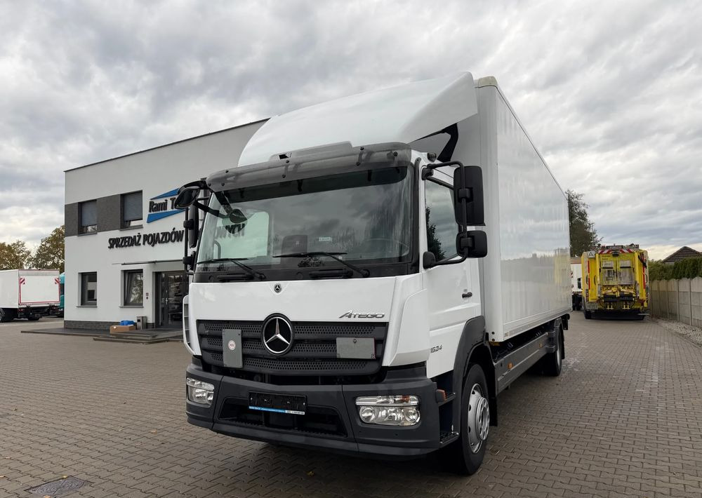Mercedes-Benz ATEGO 1524 - Lastbil med skåp: bild 1 Mercedes-Benz ATEGO 1524 - Lastbil med skåp: bild 1