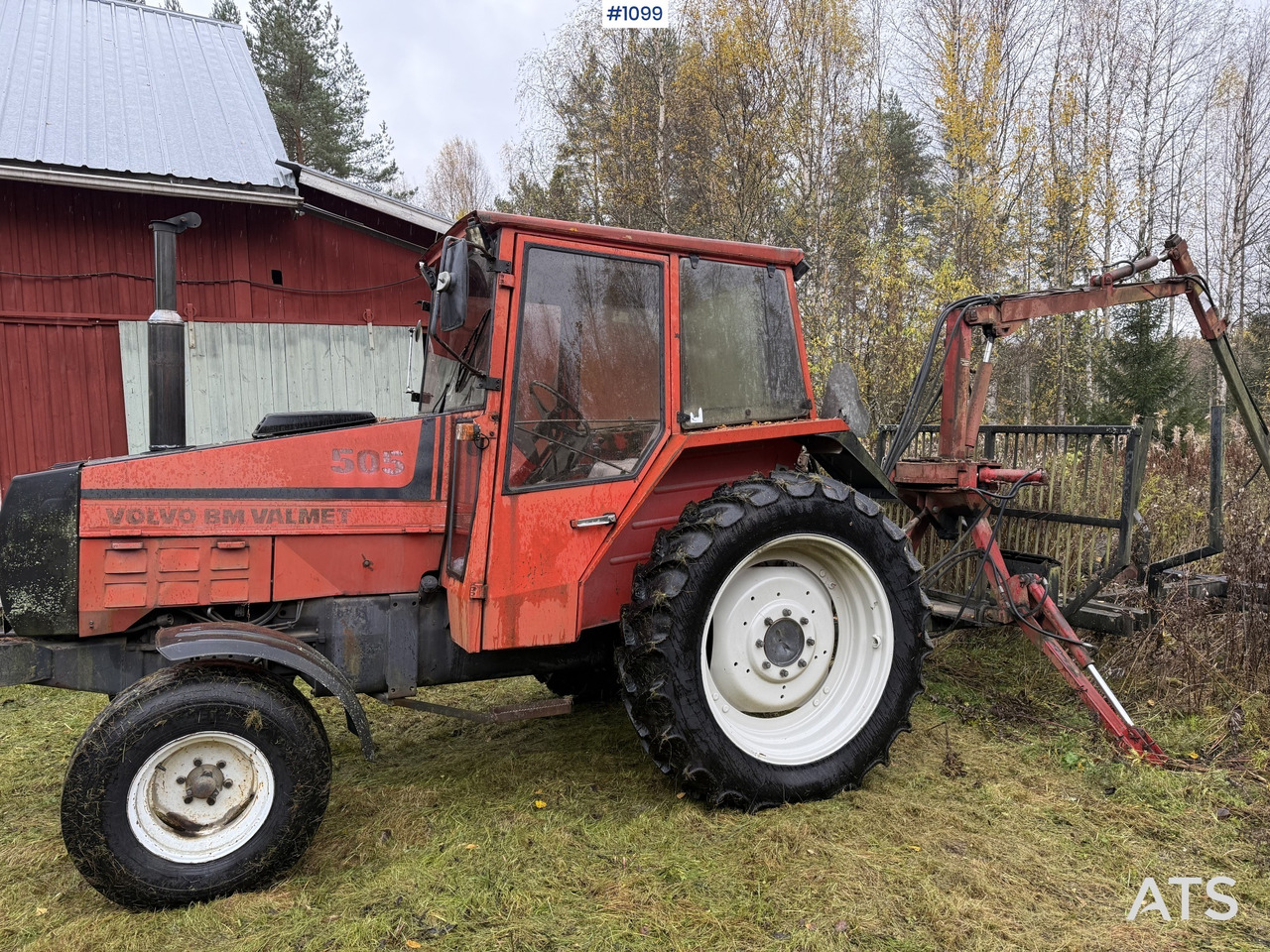 Valmet 505 Tractor and forestry trailer - Traktor, Skogsvagn: bild 2 Valmet 505 Tractor and forestry trailer - Traktor, Skogsvagn: bild 2