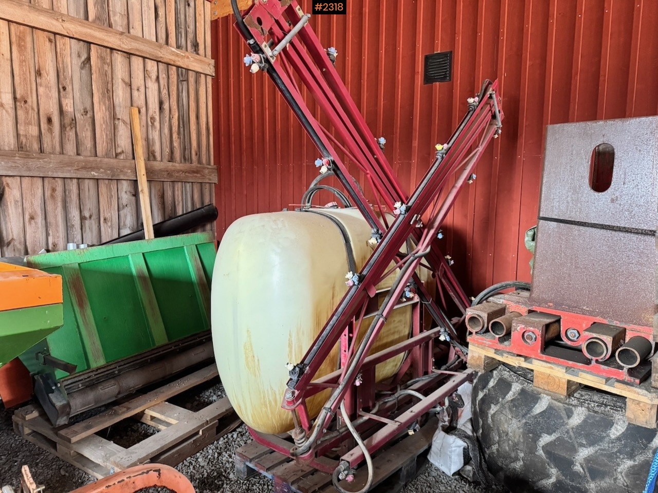 Traktorburen spruta Field sprayer with 9 meter boom: bild 1