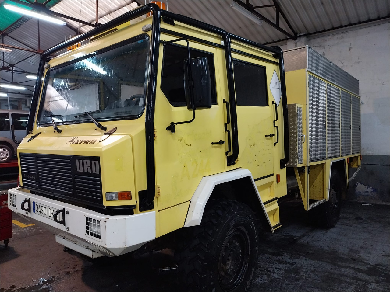 URO-IVECO TT URO F3-24 - Släck/ Räddningsvagn: bild 1 URO-IVECO TT URO F3-24 - Släck/ Räddningsvagn: bild 1