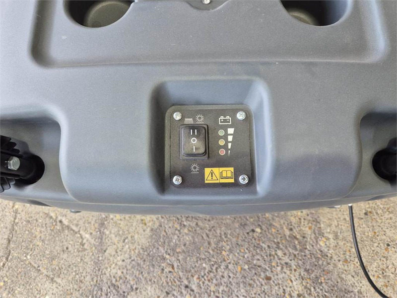 Nilfisk SW 750 - Sopmaskin: bild 4 Nilfisk SW 750 - Sopmaskin: bild 4