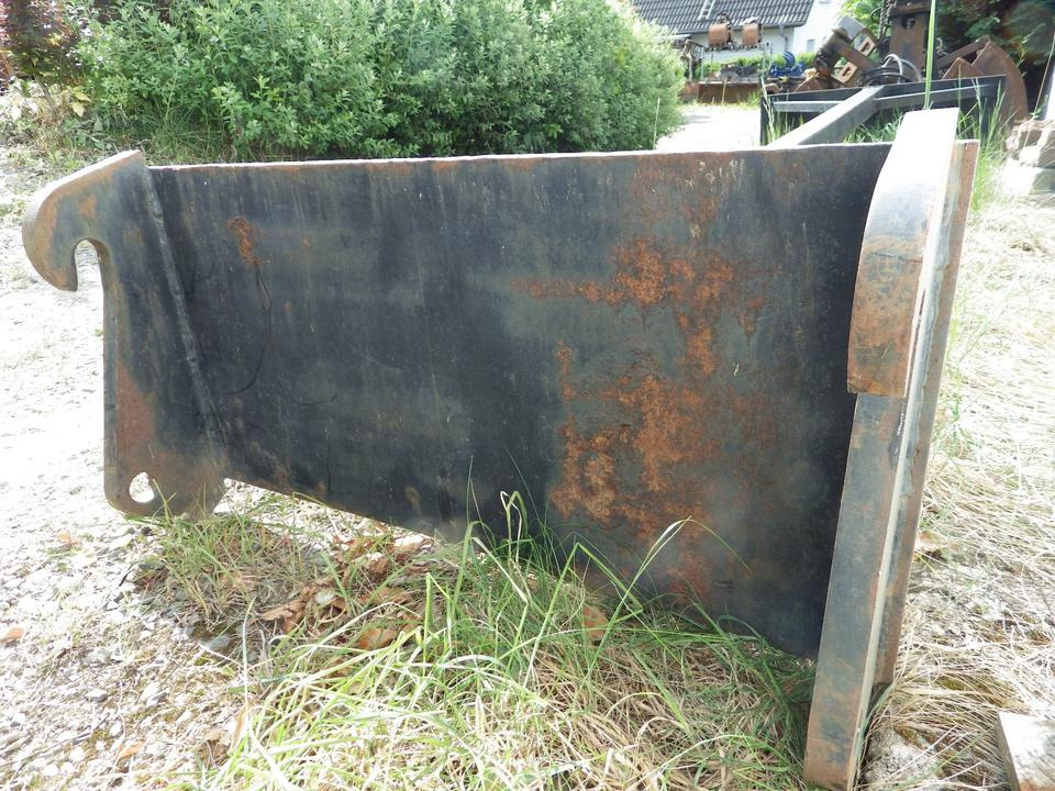 Silokamm  Kornschieber Verlängerung an  Volvo L30 / Cat 906 908 - Utrustning för ensilage: bild 2 Silokamm  Kornschieber Verlängerung an  Volvo L30 / Cat 906 908 - Utrustning för ensilage: bild 2