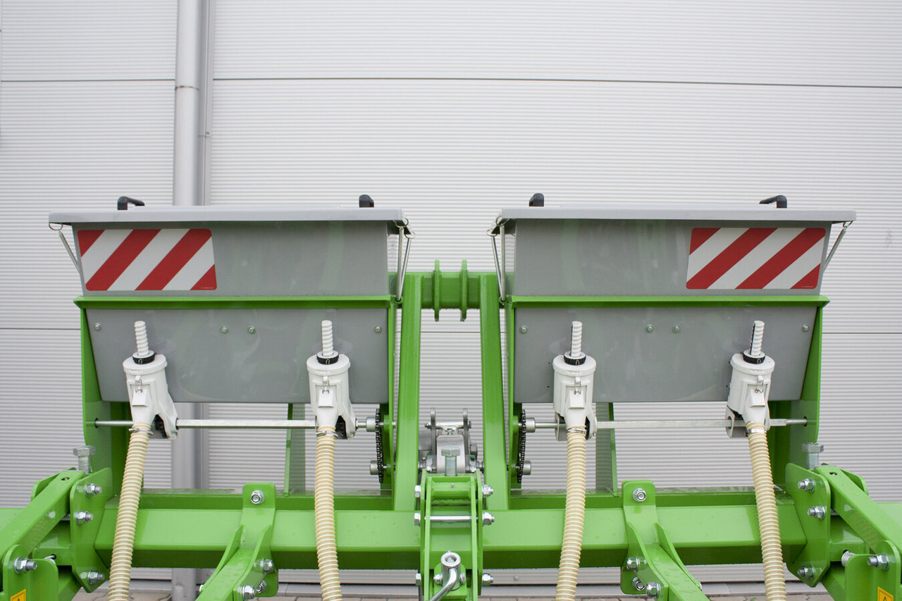 BOMET FERTILISEUR LIQUIDE POUR BINEUSE P 470 W - 2 RANGS NEMBUS - Gödselspridare: bild 1 BOMET FERTILISEUR LIQUIDE POUR BINEUSE P 470 W - 2 RANGS NEMBUS - Gödselspridare: bild 1